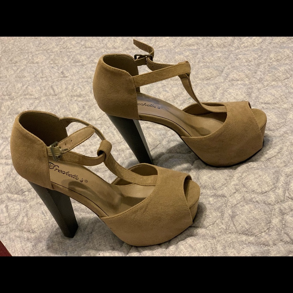 Tan chunky heels